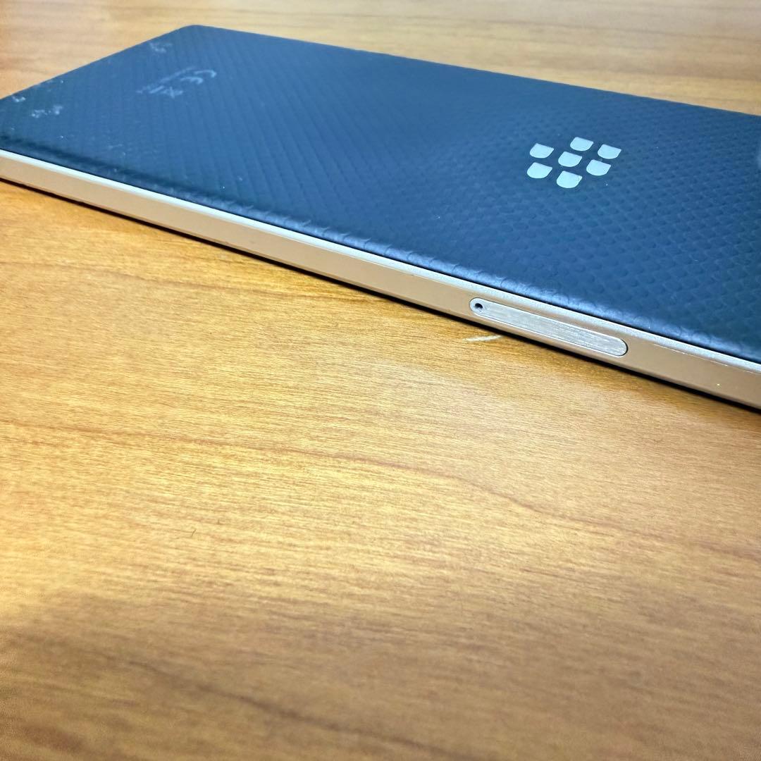 スマートフォン本体 BlackBerry KEY2 LE BBE100-4