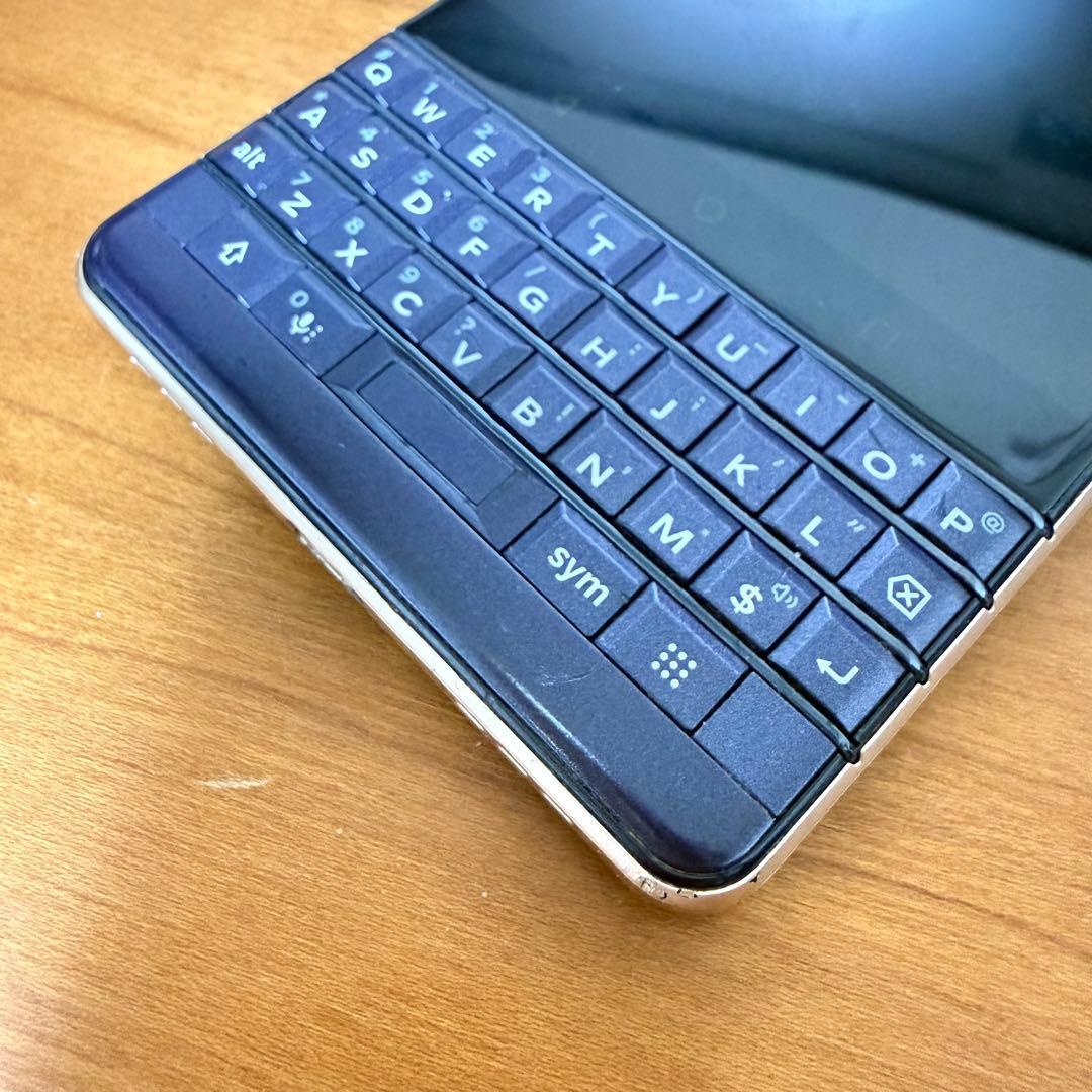 スマートフォン本体 BlackBerry KEY2 LE BBE100-4