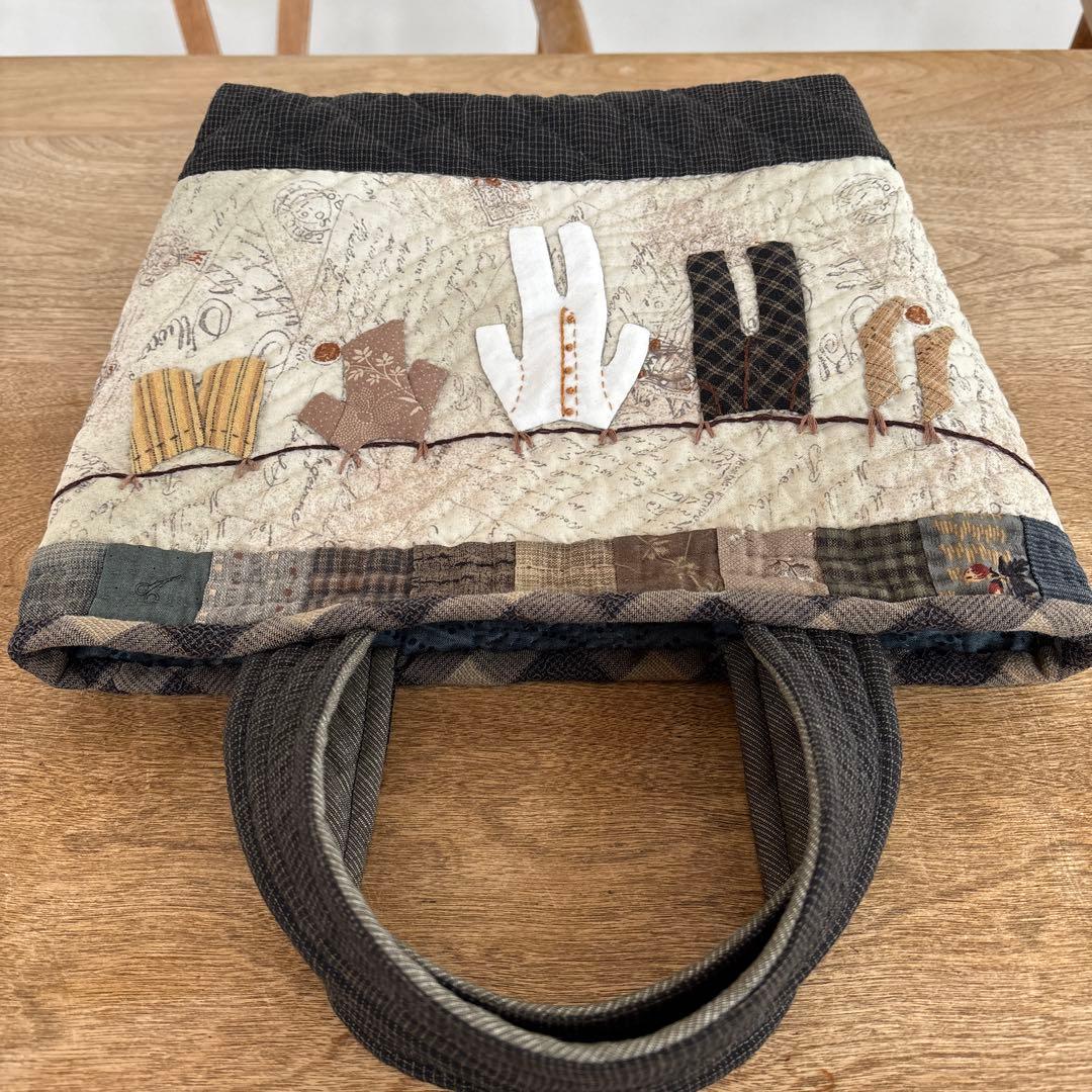 パッチワークキルト　洗濯物アップリケとレモンスターのトートバック　ハンドメイド