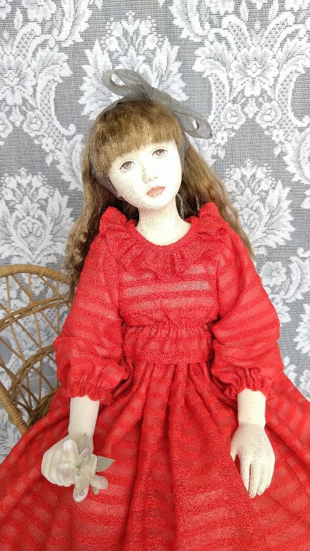 創作人形　洋人形　〈赤いドレスの少女〉