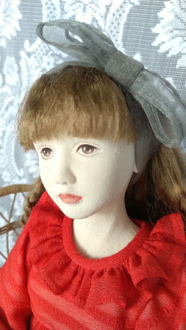 創作人形　洋人形　〈赤いドレスの少女〉