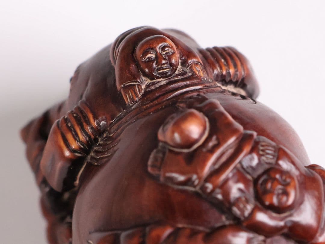 木製 提物 根付 在銘 日昇 象と唐子 ゾウ 人物 彫刻【MB302】