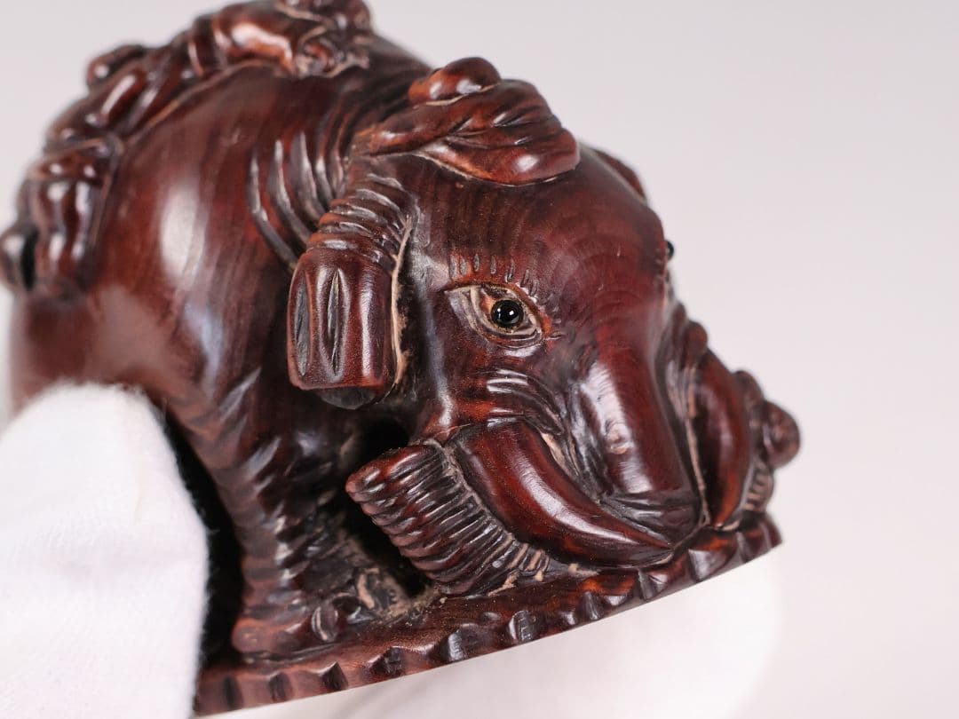 木製 提物 根付 在銘 日昇 象と唐子 ゾウ 人物 彫刻【MB302】