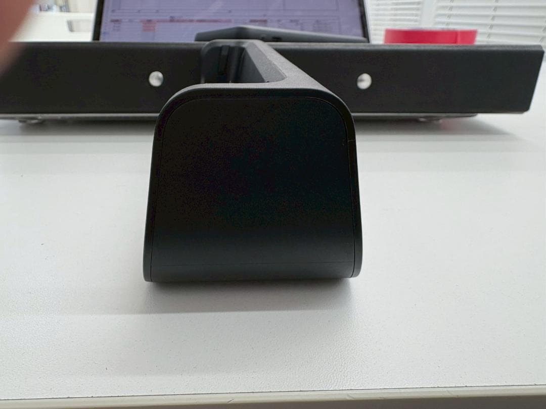 Speed Wi-Fi 5G モバイルルーターとドックセット