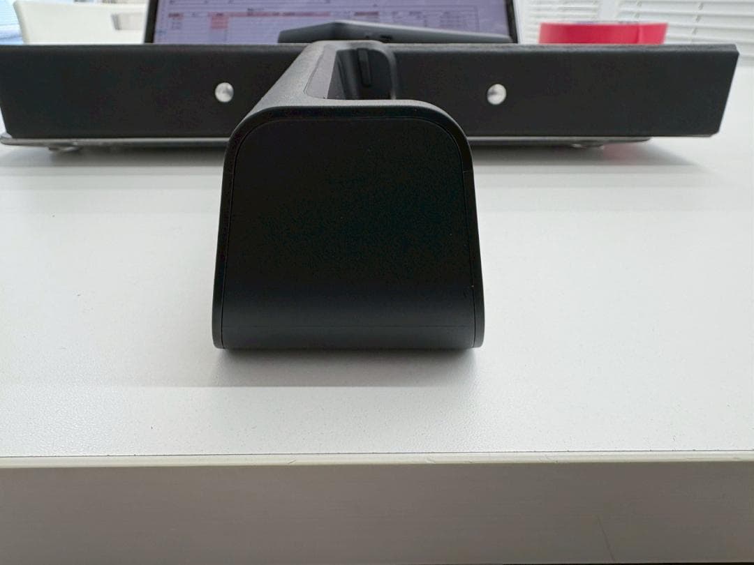 Speed Wi-Fi 5G モバイルルーターとドックセット