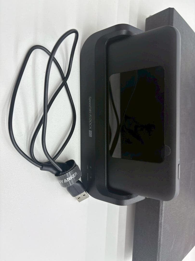 Speed Wi-Fi 5G モバイルルーターとドックセット