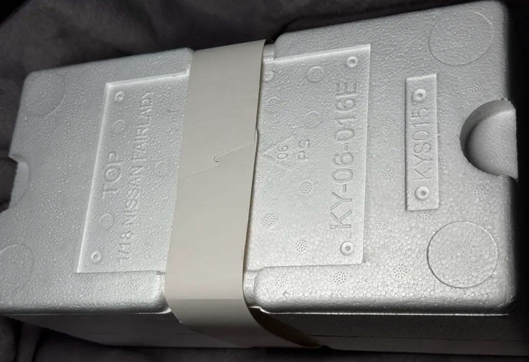 1/18 日産 フェアレディ Z-L S30 ホワイトパールクリスタル シャイン