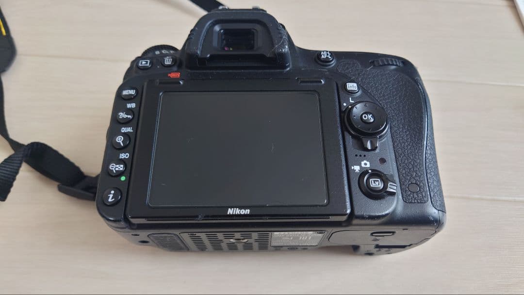 は*る様 Nikon D750 バッテリー2個 シャッター数25000回程