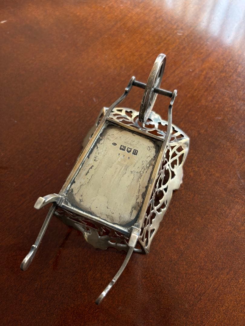 純銀の置物(お菓子入れ)