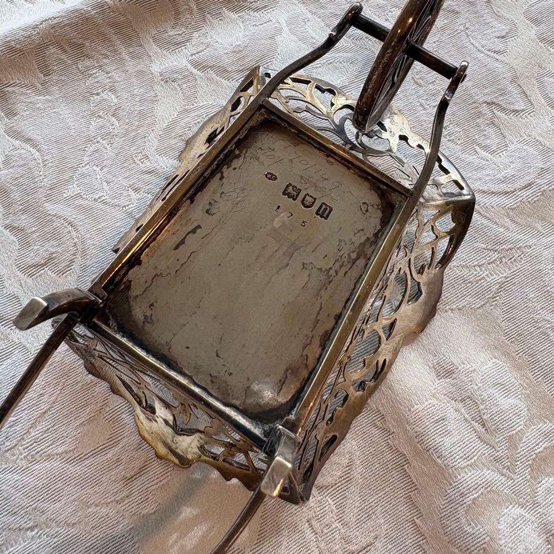 純銀の置物(お菓子入れ)