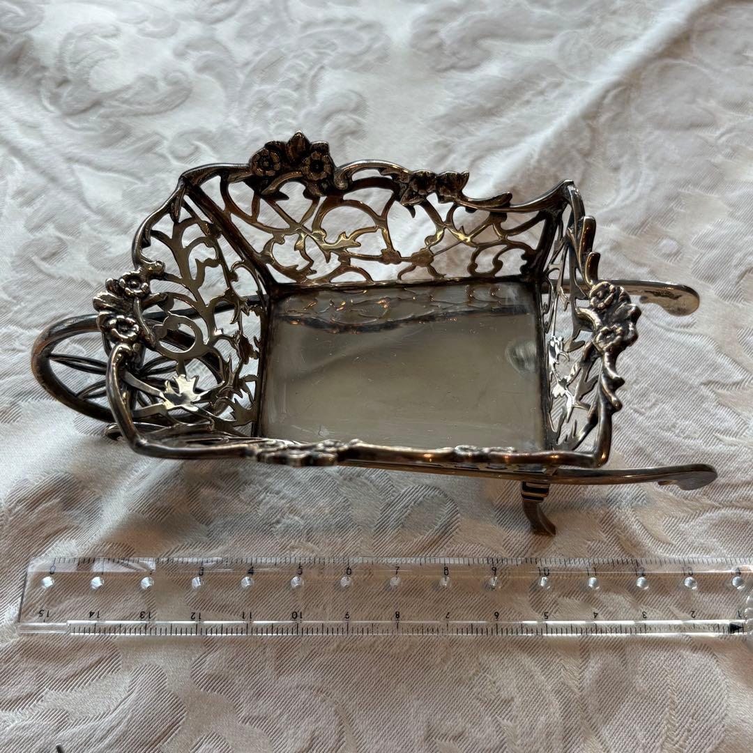 純銀の置物(お菓子入れ)