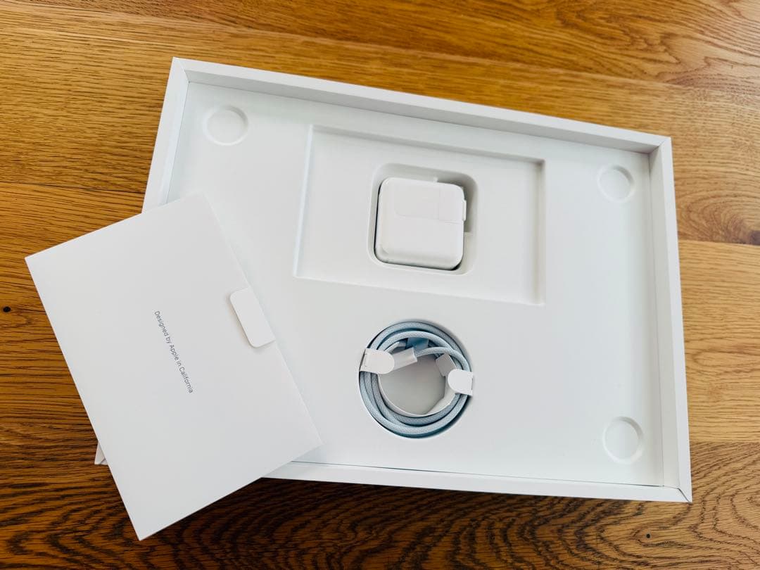 MacBook Air 13 M4 ほぼ新品