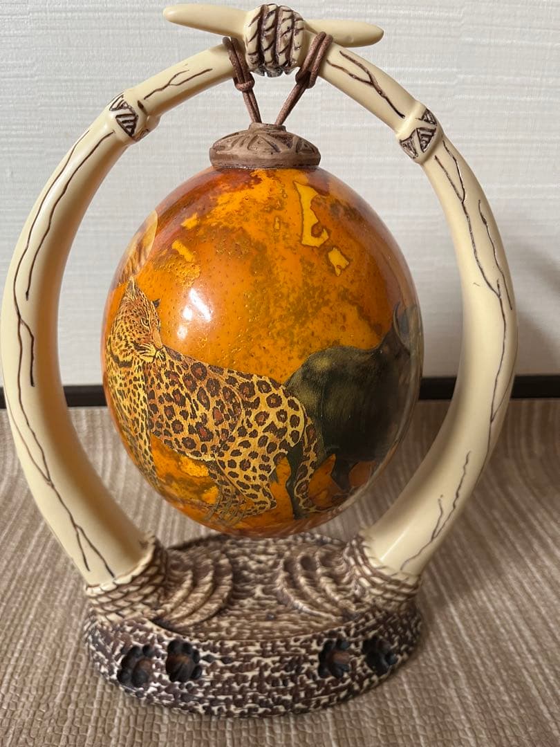 ダチョウの卵　アフリカお土産　置物