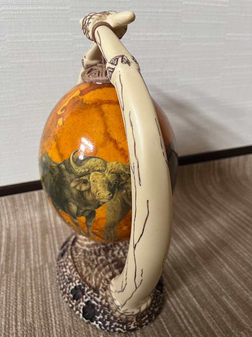 ダチョウの卵　アフリカお土産　置物