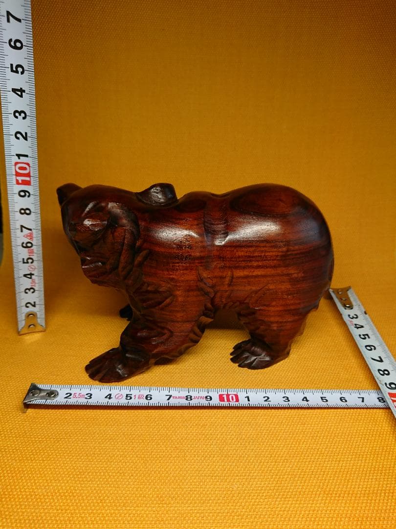 【美品】クマ　熊　ガラス目　木彫　置物　インテリア　工芸品　美術品　A1236