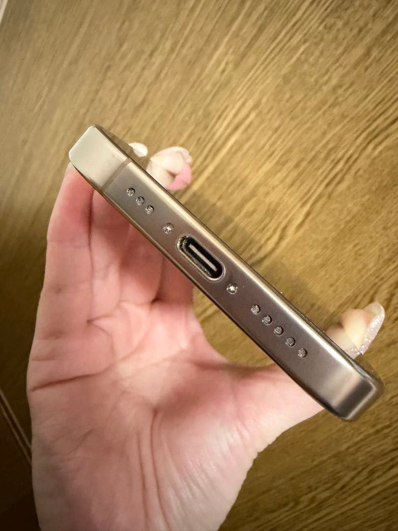 美品 iPhone16 Pro 128GB デザートチタニウム