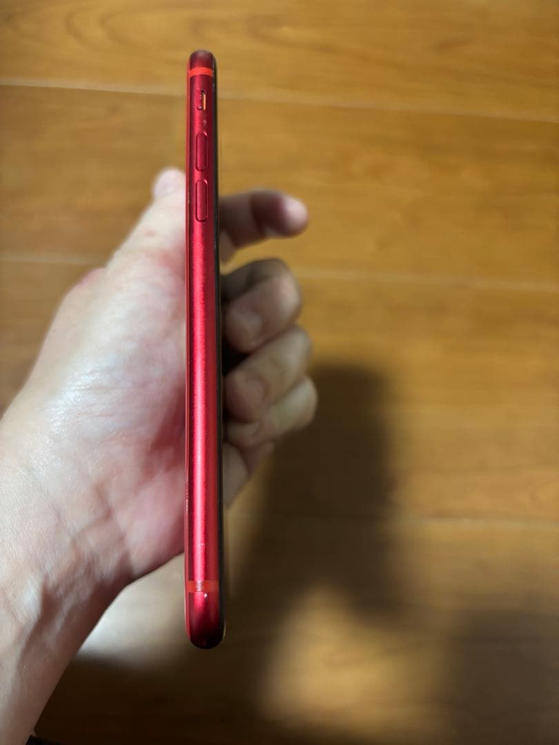 週末のみ値引き中　Apple iPhone SE (第2世代) 赤　256GB