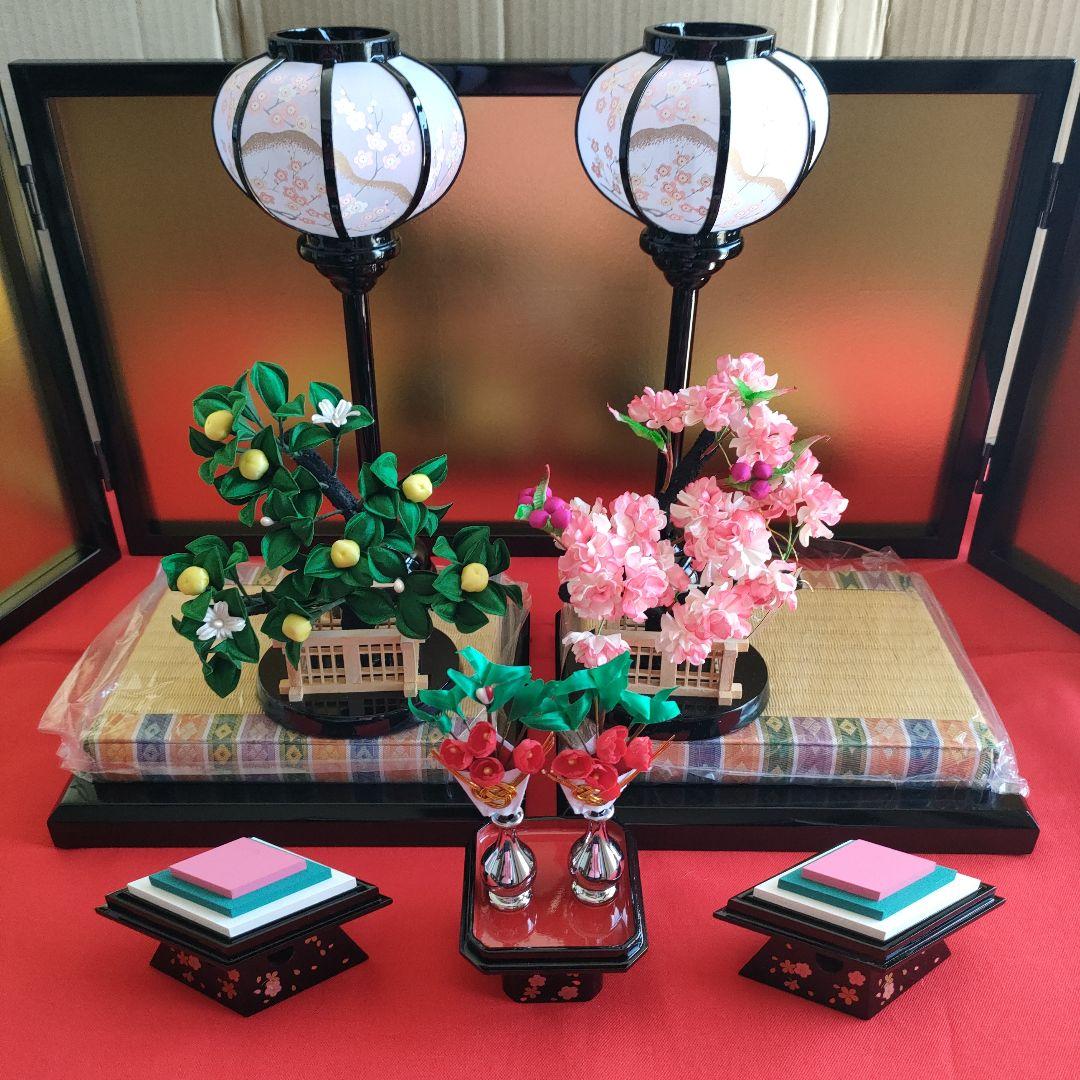 雛道具　ひな祭り飾りセット (屏風、新王台、桜橘、前飾り、雪洞、赤い毛氈)6点