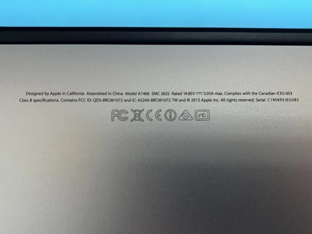 MacBook Air 13インチ Early 2014 本体　電池交換済
