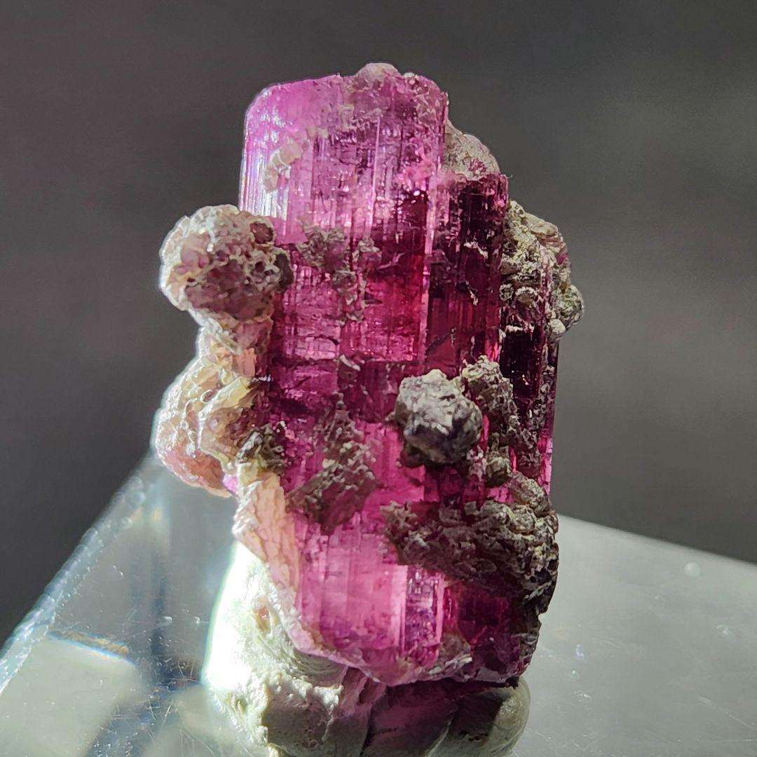 トルマリン(ルベライト) ＆マイカ(雲母) 共生原石