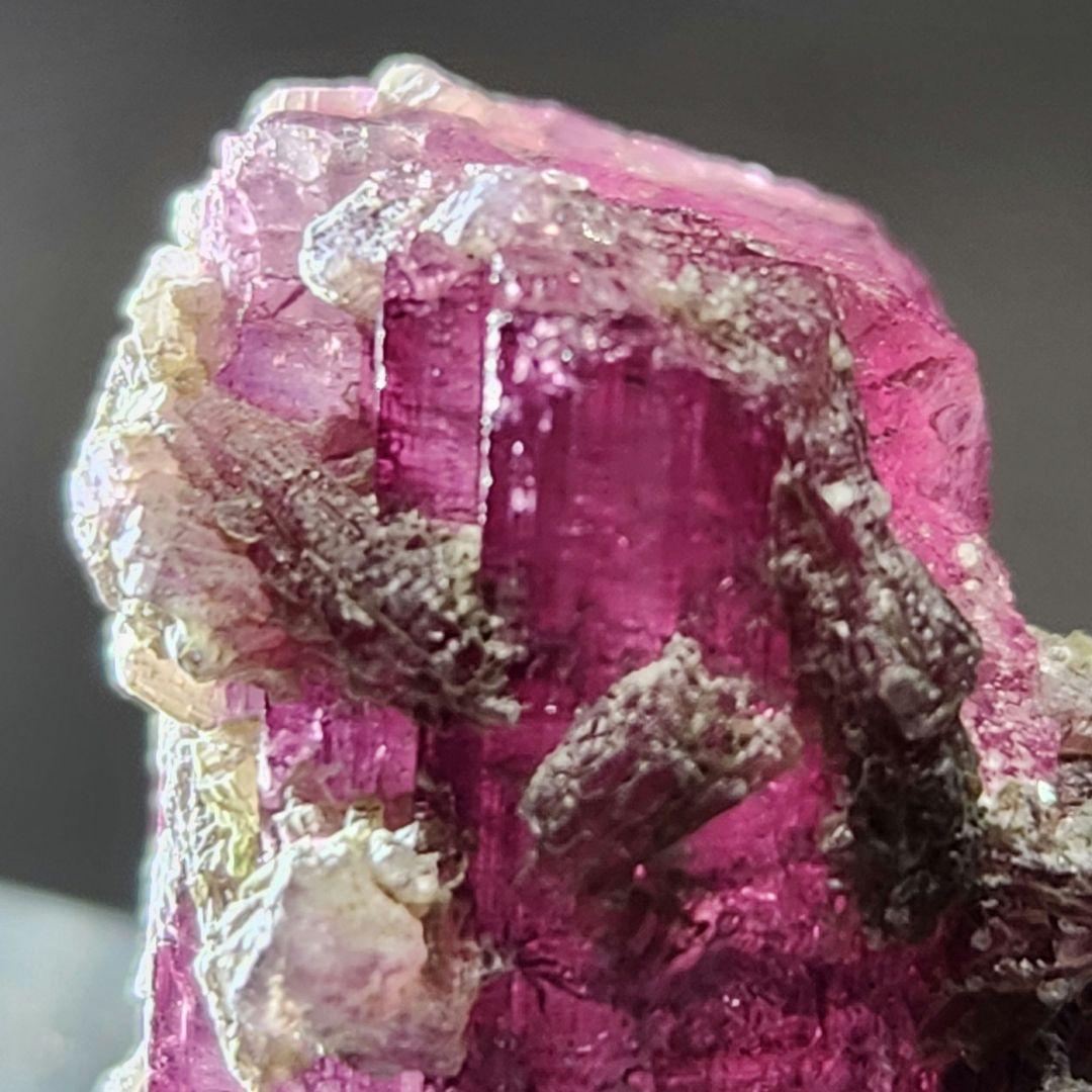 トルマリン(ルベライト) ＆マイカ(雲母) 共生原石