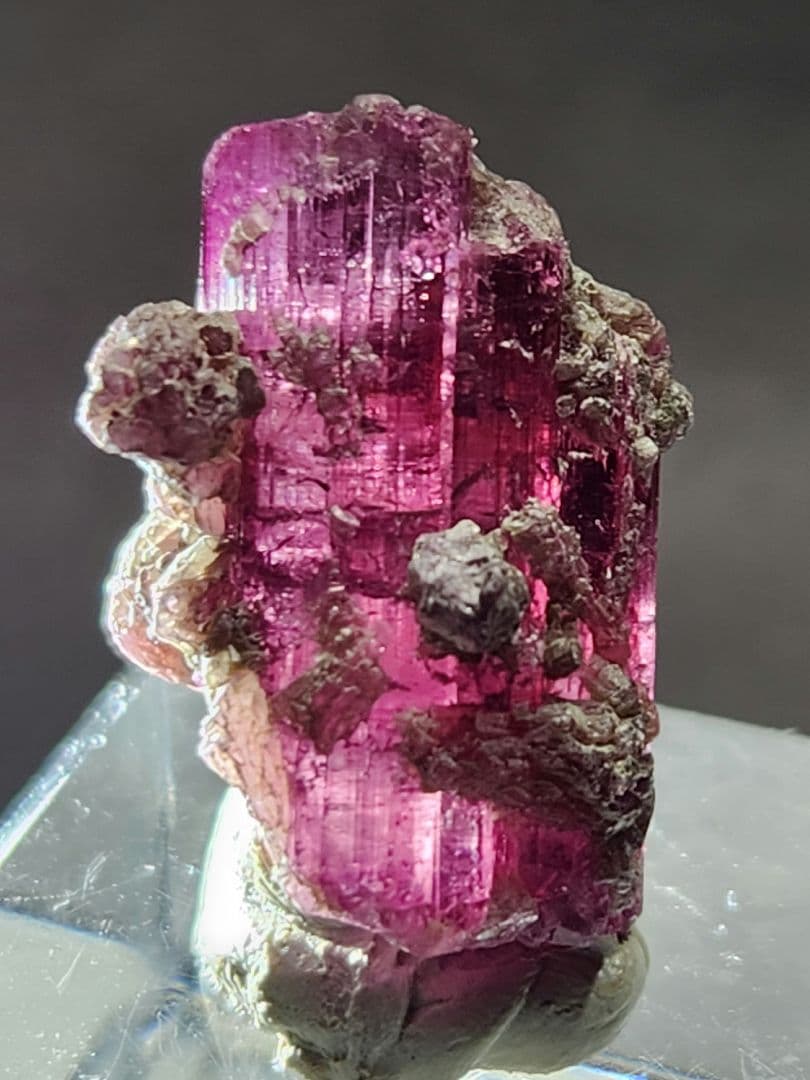 トルマリン(ルベライト) ＆マイカ(雲母) 共生原石