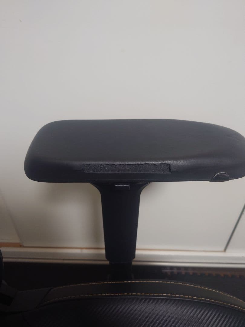 Secret Lab ゲーミングチェア ダークナイト