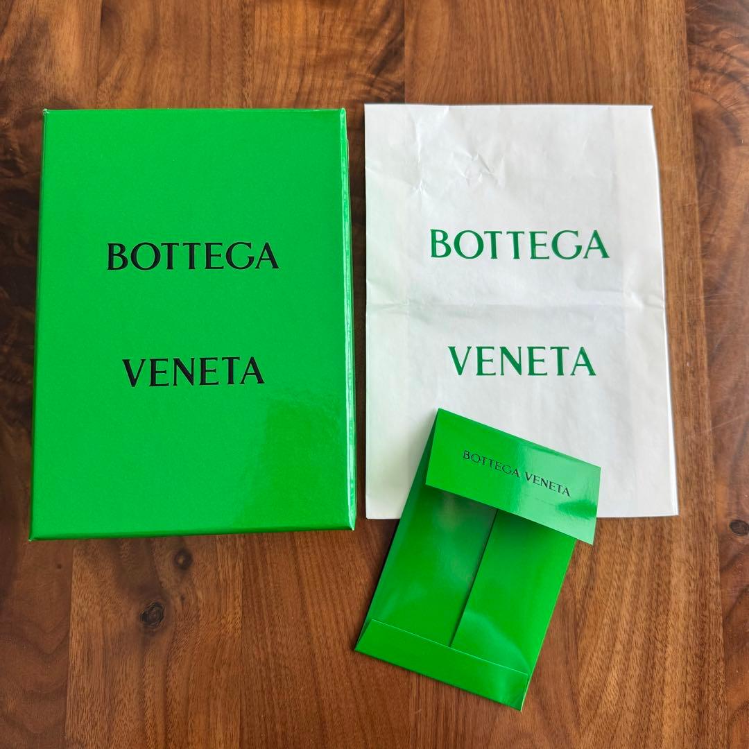 bottega veneta ★iPhone13proケース