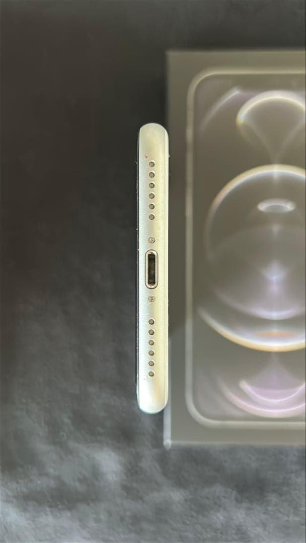 綺麗⚫︎Apple iPhone SE 第2世代 64GB 本体