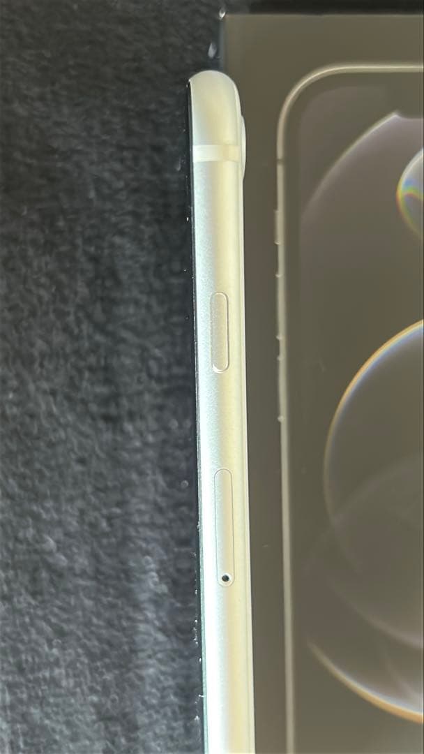 綺麗⚫︎Apple iPhone SE 第2世代 64GB 本体