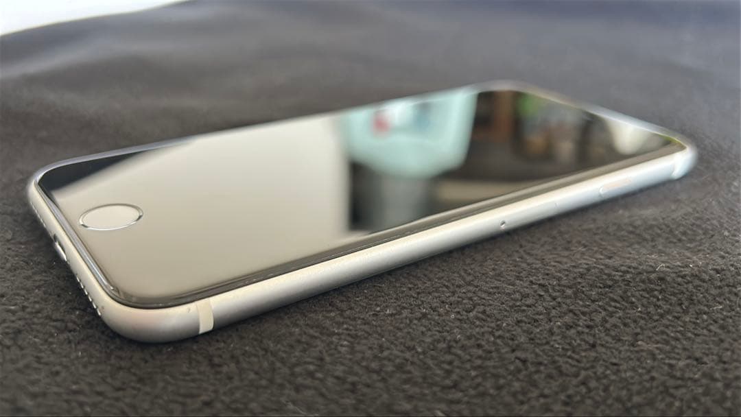 綺麗⚫︎Apple iPhone SE 第2世代 64GB 本体