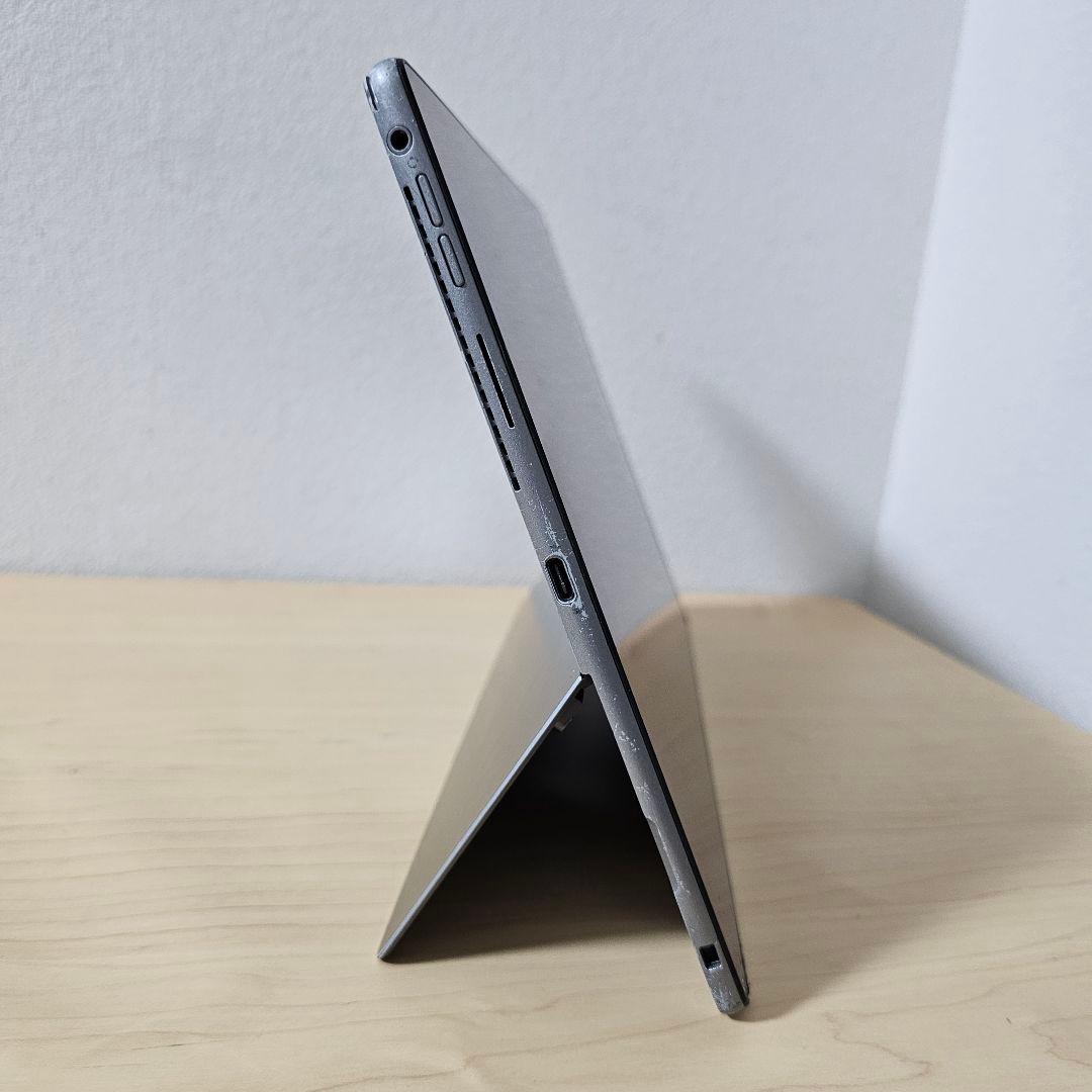 Latitude 7320 ／Surface pro 8 ライバル機
