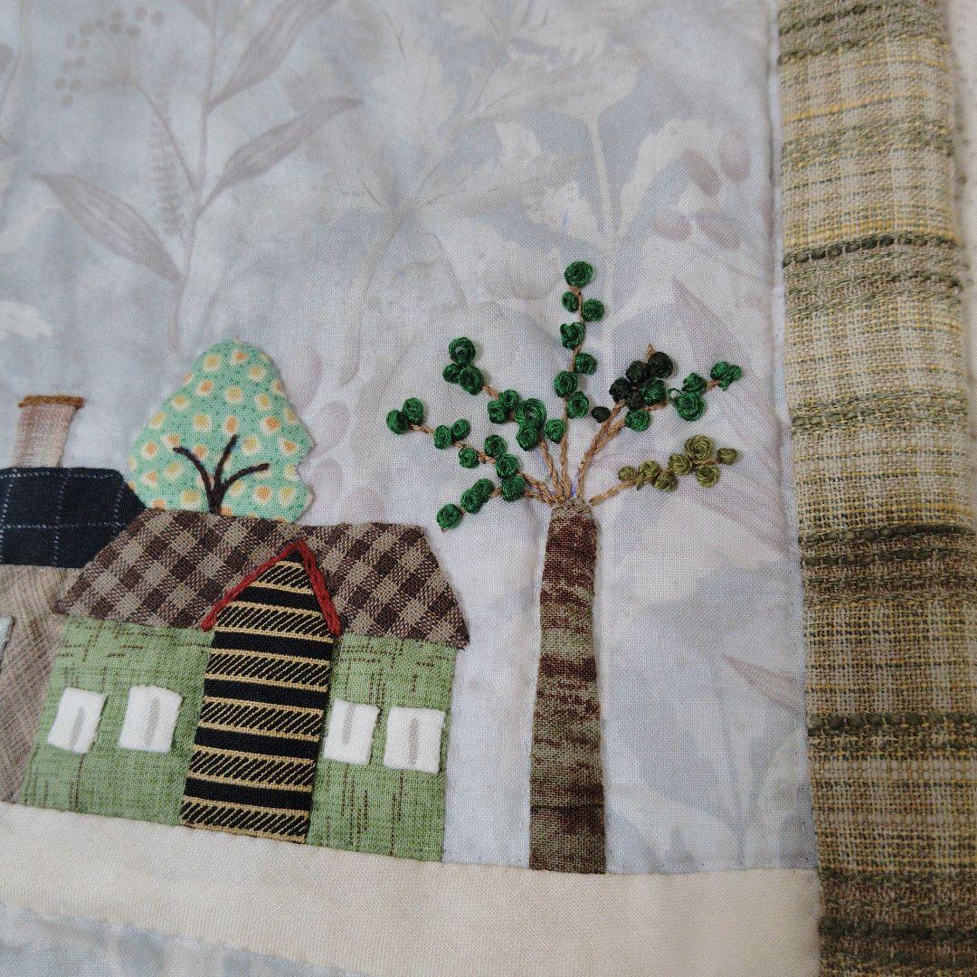 ハウスのパッチワークタペストリー【64】