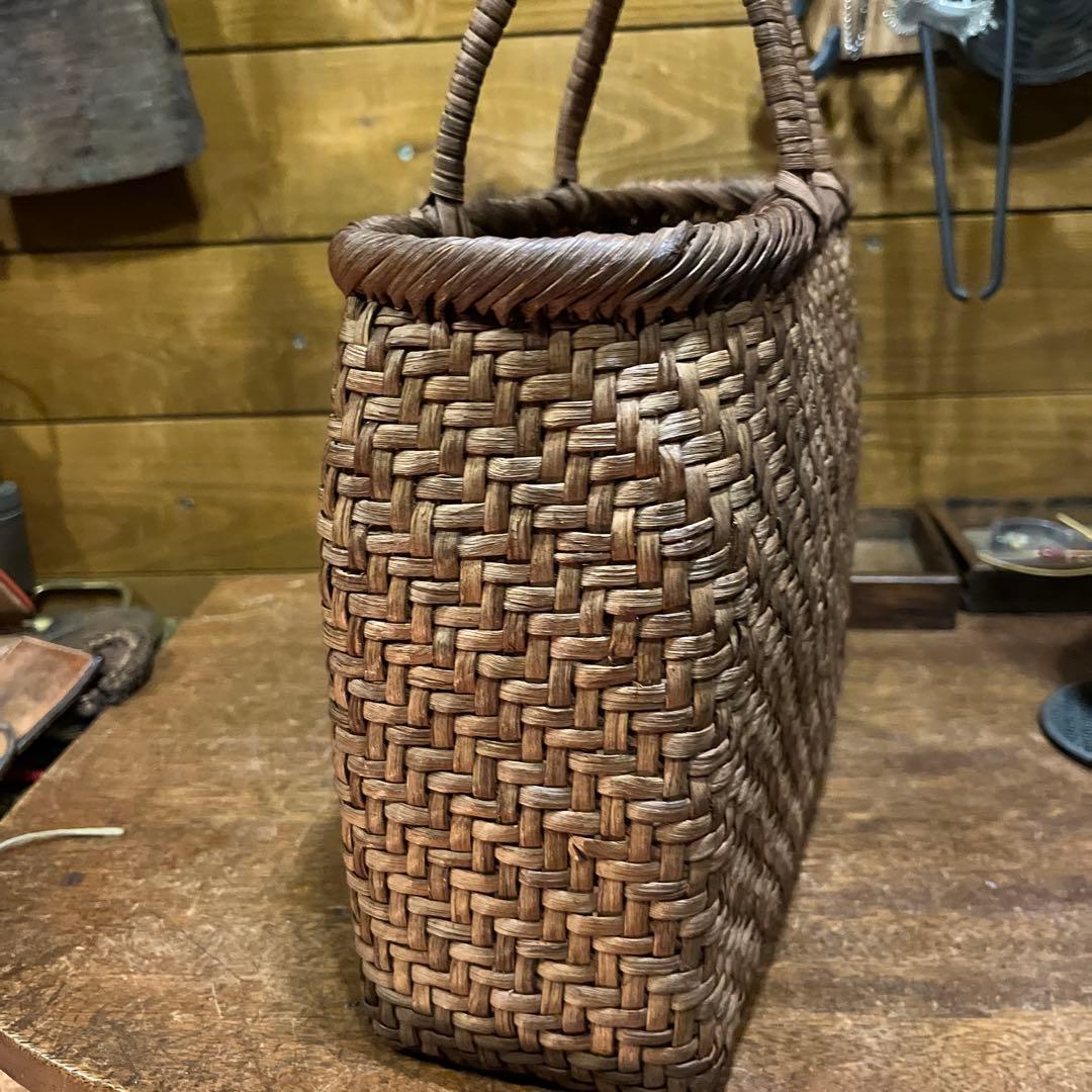 ピーコヴィンテージ　山葡萄蔓バック