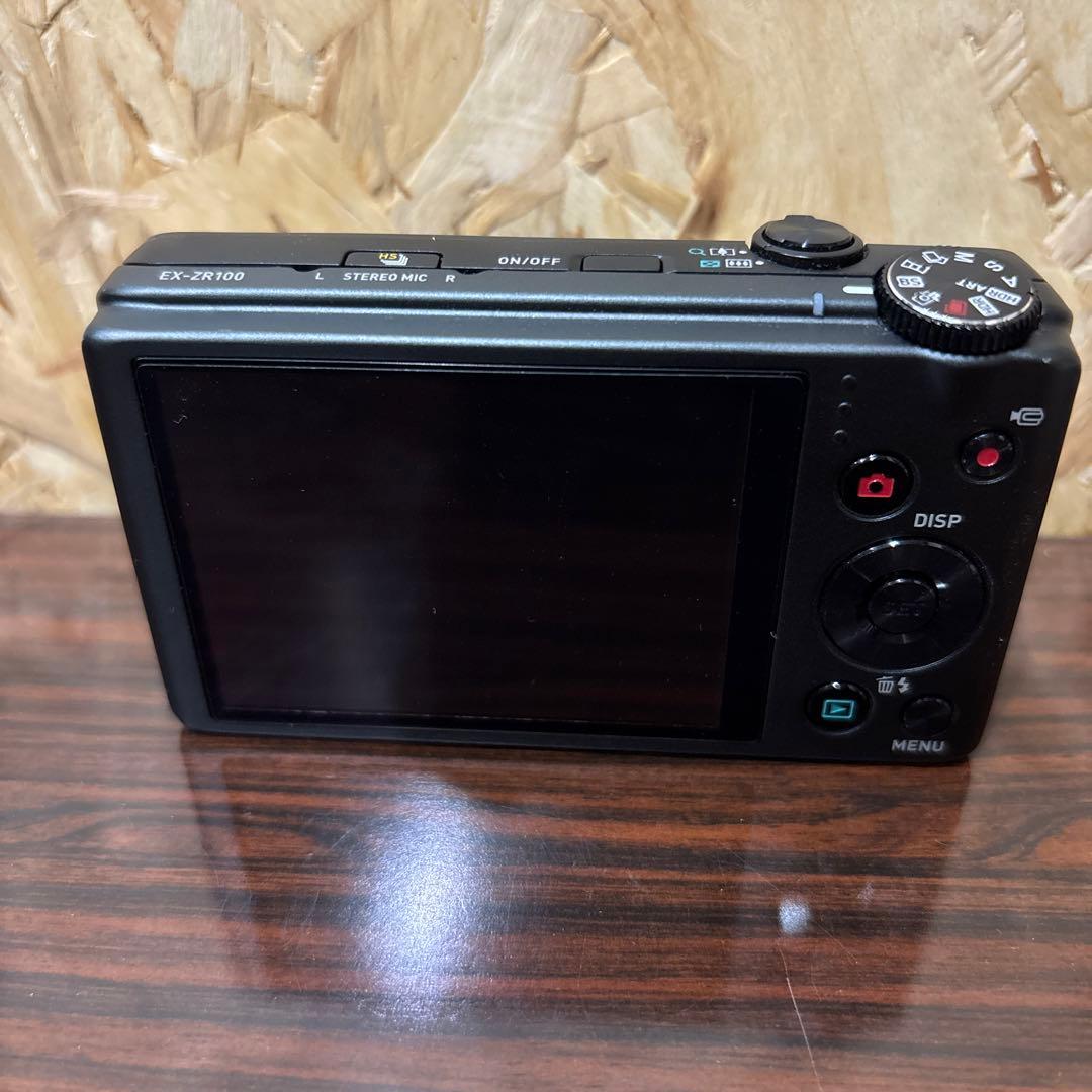 【ジャンク品】カシオ　デジカメ　CASIO EXILIM EX-ZR100