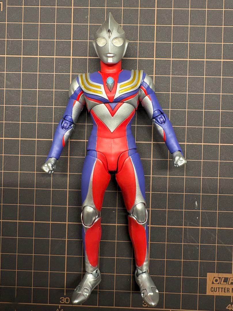 S.H.Figuarts 真骨彫製法 ウルトラマンティガ マルチタイプ　ジャンク