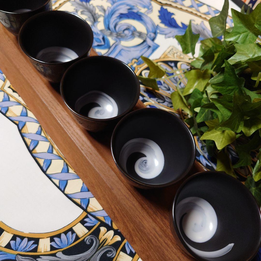 常滑焼 山田宝生作 細密彫 黒泥彫刻 千羽鶴文 煎茶碗 5客