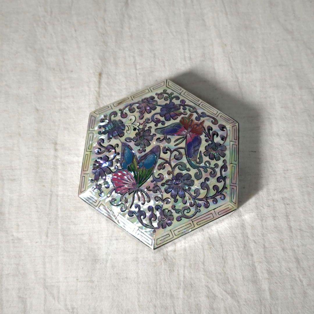 新品未使用 韓国伝統工芸品 螺鈿細工 ミニ小物入れ 宝石箱 螺鈿 六角形 蝶々
