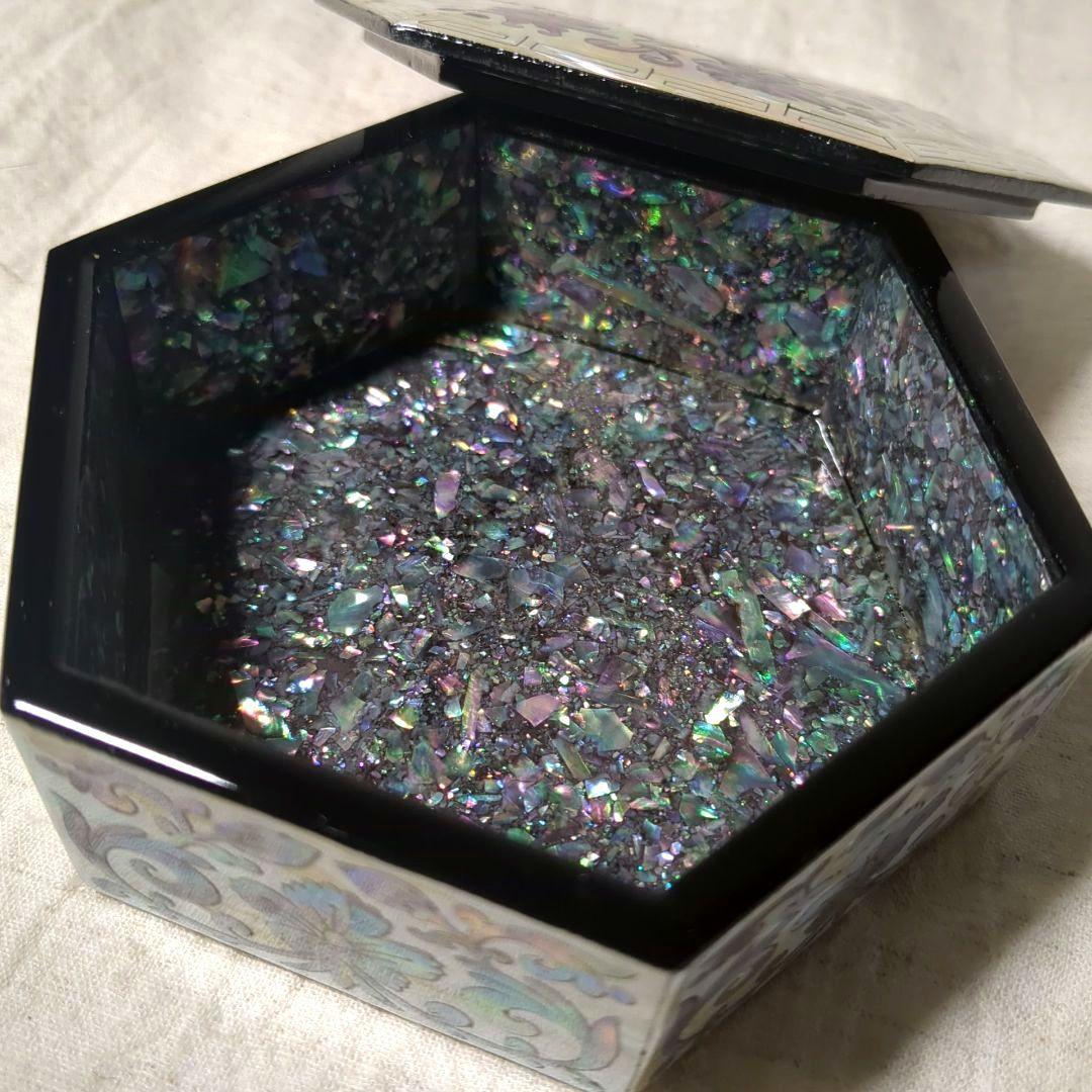 新品未使用 韓国伝統工芸品 螺鈿細工 ミニ小物入れ 宝石箱 螺鈿 六角形 蝶々