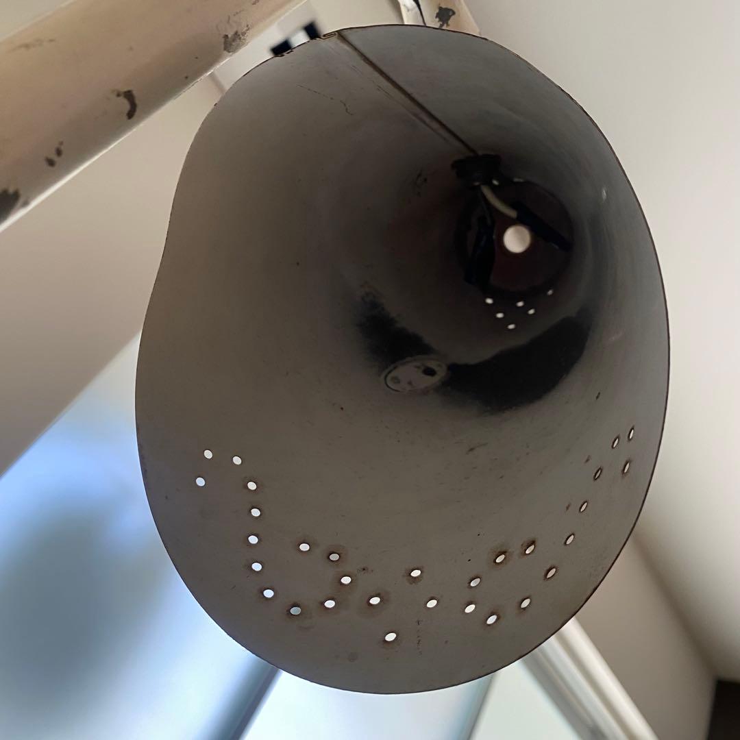 塗装の剥げた古い三連フロアスタンド アンティーク