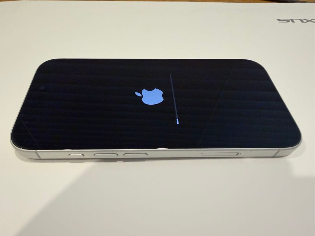 Apple iPhone 16 128GB ホワイト