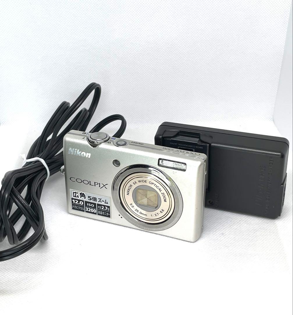Nikon ニコン COOLPIX S570 シルバー　充電器付き ジャンク