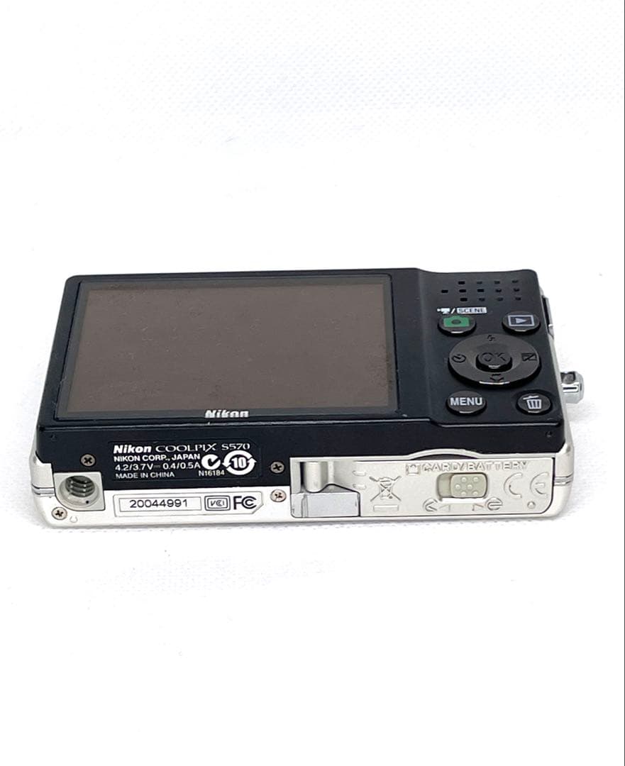 Nikon ニコン COOLPIX S570 シルバー　充電器付き ジャンク