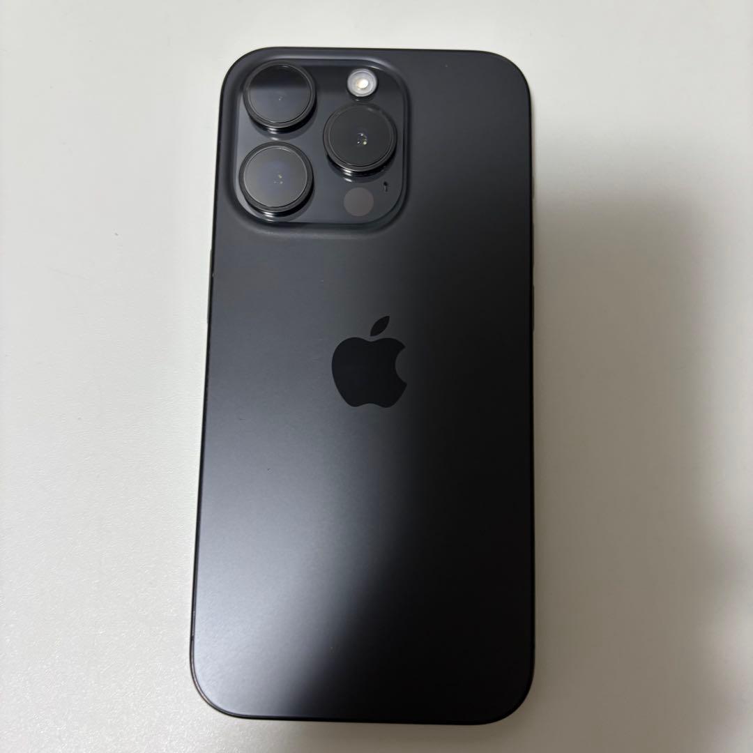 プ*須様 Apple iPhone 15 PRO ブラックチタニウム　256GB