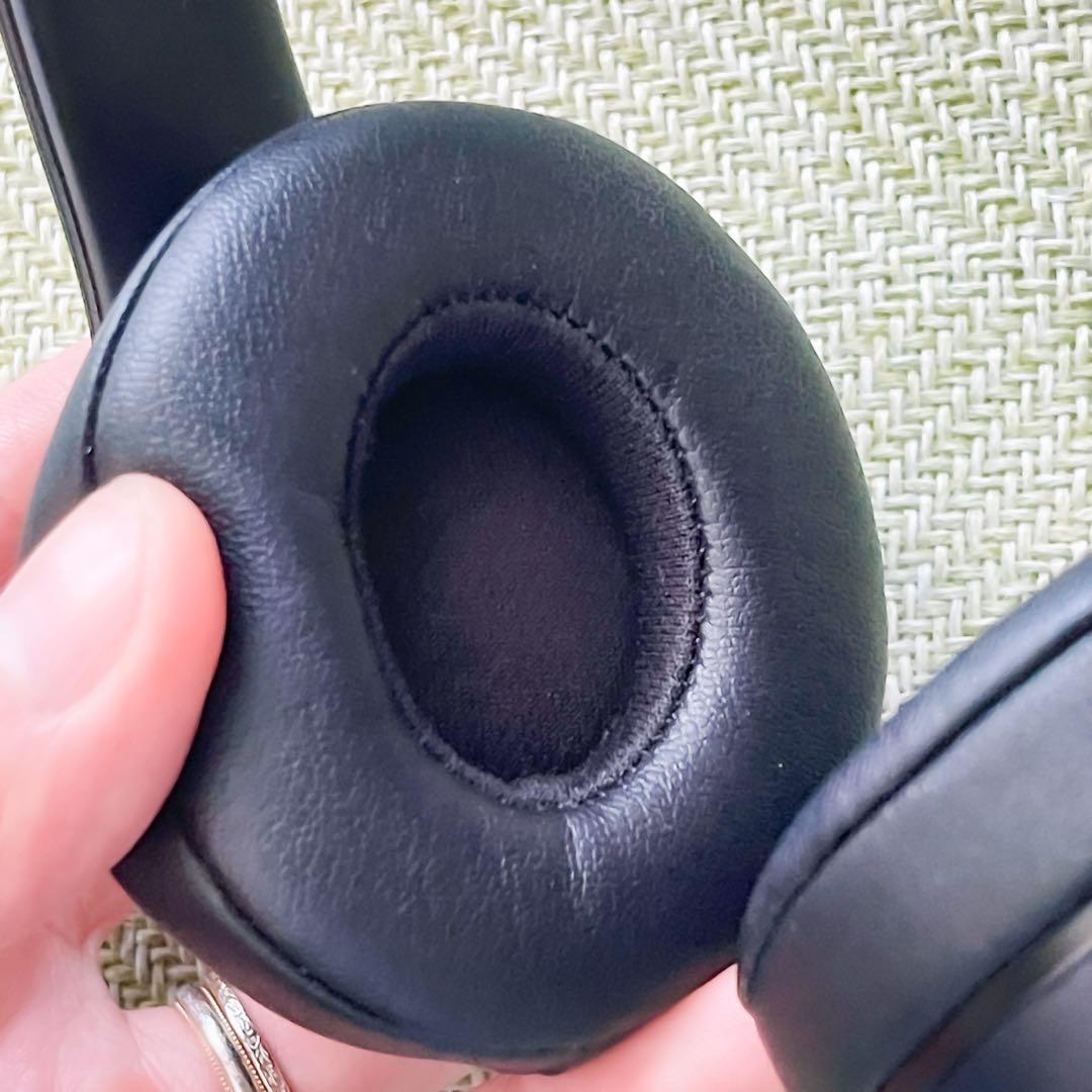 【美品】Beats Solo3 ワイヤレスヘッドホン【キズ破れなし】