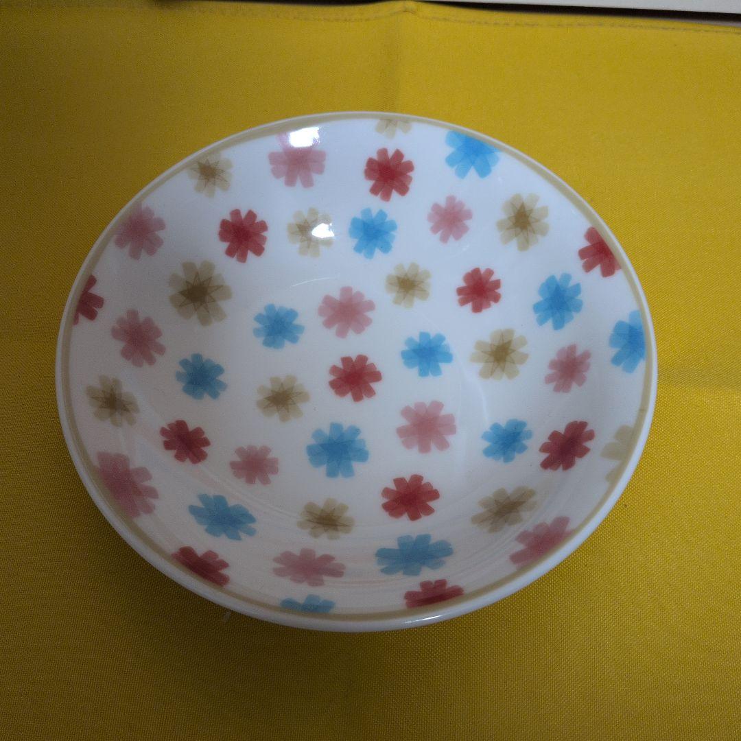 ビレロイ&ボッホ リナフローラル プレート4枚＆ボウル4枚