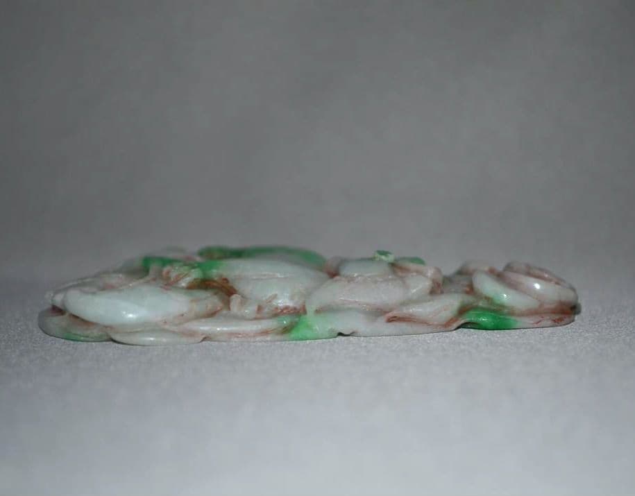 『翡翠雕獅子雲気紋珮件』 細密透彫 「杜若」共箱入り　翡翠　ヒスイ　古美術