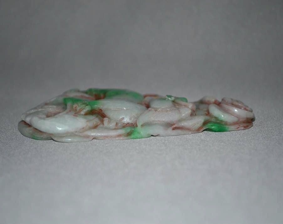 『翡翠雕獅子雲気紋珮件』 細密透彫 「杜若」共箱入り　翡翠　ヒスイ　古美術