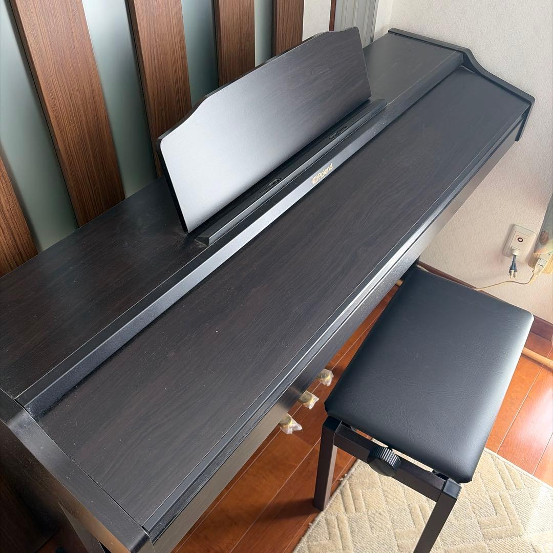 Roland 電子ピアノ 88鍵盤 黒　RP501R