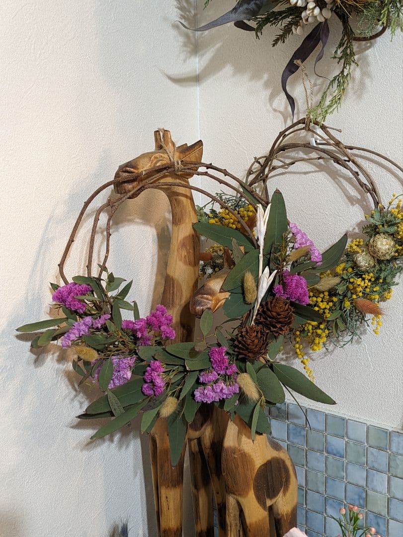 ドライフラワー★2種のスターチスいっぱい大人なリース　ユーカリ　ラグラス　あやめ